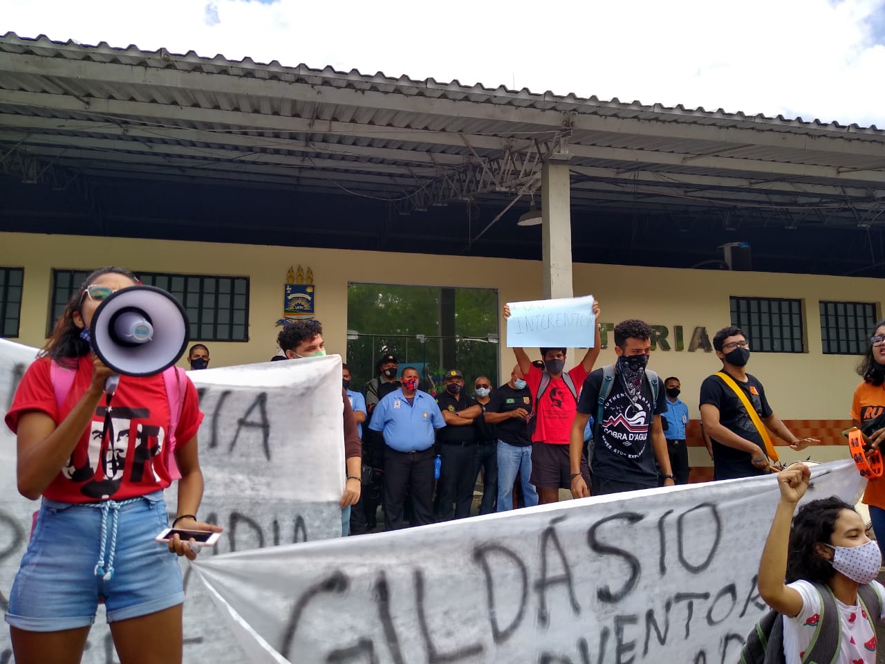 Ato é contra intervenção de Bolsonaro na universidade
